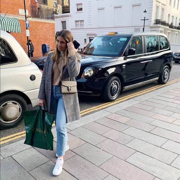 Meet your Posher, Lindsey - Picture 1 of 1